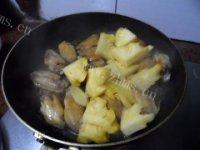 色味俱佳的菠萝鸡翅做法图解8)