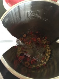 好吃的红枣枸杞子豆浆做法图解7)