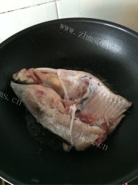 美味的鱼头汤做法图解2)
