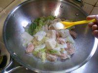 家常白菜炖豆腐做法图解7)