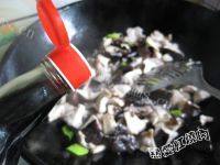 家常菜肉炒香菇做法图解8)