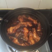 美味的卤鸡翅根