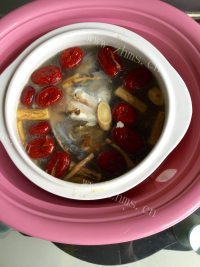 美味炖鱼头汤做法图解8)