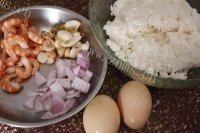 自己做的虾仁鸡蛋炒饭做法图解1)