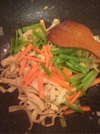 家常菜干豆腐炒尖椒做法图解5)