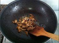 秀色可餐的土豆炒肉丝做法图解4)