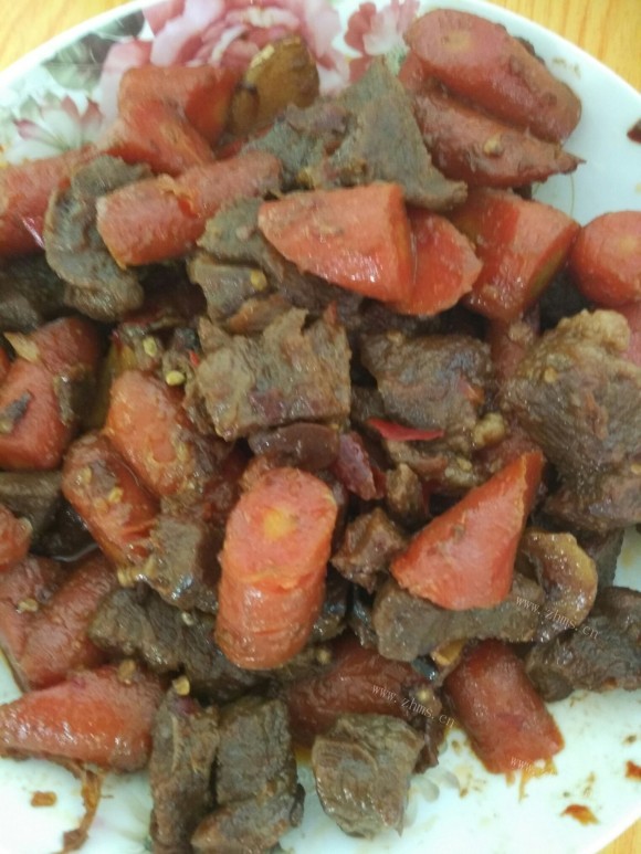 胡萝卜炖牛腱子肉