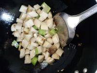 家常菜西兰花炒鸡腿菇做法图解5)
