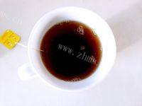 美味的鸳鸯奶茶做法图解3)