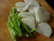孜然牛肉条做法图解3)