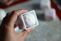 红豆沙紫薯冰皮月饼做法图解8)