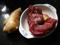 家常菜姜爆牛肉做法图解1)