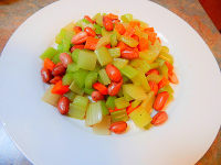 家常菜凉拌西芹