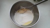 喷香的原味戚风蛋糕做法图解8)