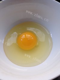 美味的槐花山药蛋做法图解2)