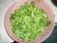 清爽的芹菜炒鸡蛋做法图解2)