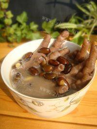 黑豆凤爪汤自制
