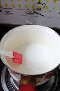 妈妈教我做芒果班戟做法图解3)