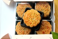 自制广式蛋黄莲蓉月饼