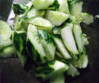 美味的炒三色素菜做法图解1)