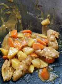 美味的咖喱鸡翅饭