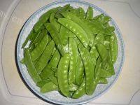 家常菜腊肉荷兰豆做法图解1)