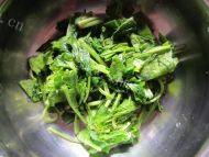炝拌菠菜做法图解2)