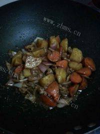 香气四溢的咖喱土豆鸡丁
