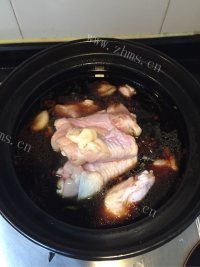 美味的卤鸡翅根做法图解5)