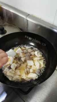 美味的蛤蜊豆腐汤做法图解10)