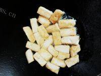 美味的鱼头豆腐煲做法图解5)