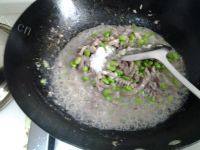 很有食欲的肉丝炒毛豆做法图解4)
