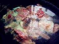 家常土豆牛腩煲做法图解2)