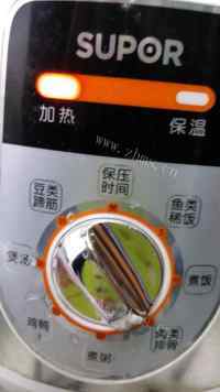 营养的红枣枸杞虫草花煲猪骨做法图解3)