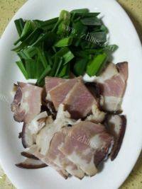 美美厨房之腊肉炒豆角做法图解1)