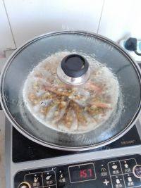 美味的蒜茸开边虾