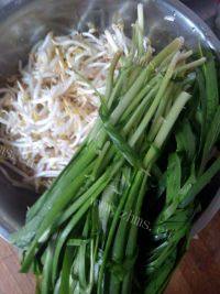 家常菜韭菜炒豆芽做法图解1)