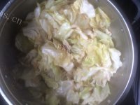 家常菜酸辣手撕包菜做法图解3)