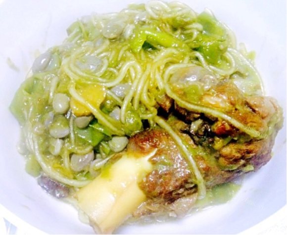 可口的豆角炖粉条