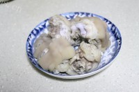 好吃的黄豆炖猪蹄做法图解2)