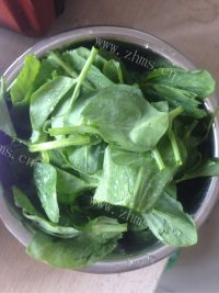 美味的豌豆苗牛肉面做法图解2)