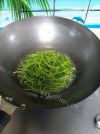 口感丰厚的清炒茼蒿