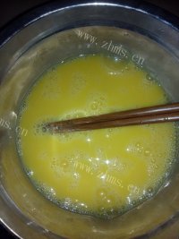 五味俱全的苦瓜炒蛋做法图解2)