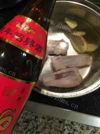 色香味俱全的冬瓜排骨汤做法图解3)