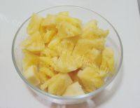 美味菠萝酸奶昔做法图解1)