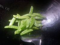 荷兰豆炒鲜鱿做法图解4)