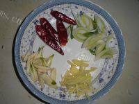 家常菜腊肉荷兰豆做法图解3)