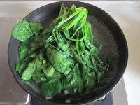美味的蚝油猪肝菠菜做法图解2)