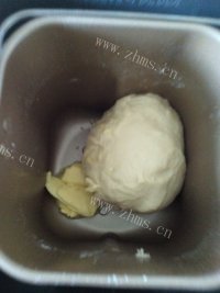 香气浓郁的奶酪包做法图解4)