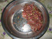 很有食欲的猪肉香菇包子做法图解2)